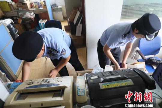 郑州铁路警方 严打倒票 收缴车票1.5万张